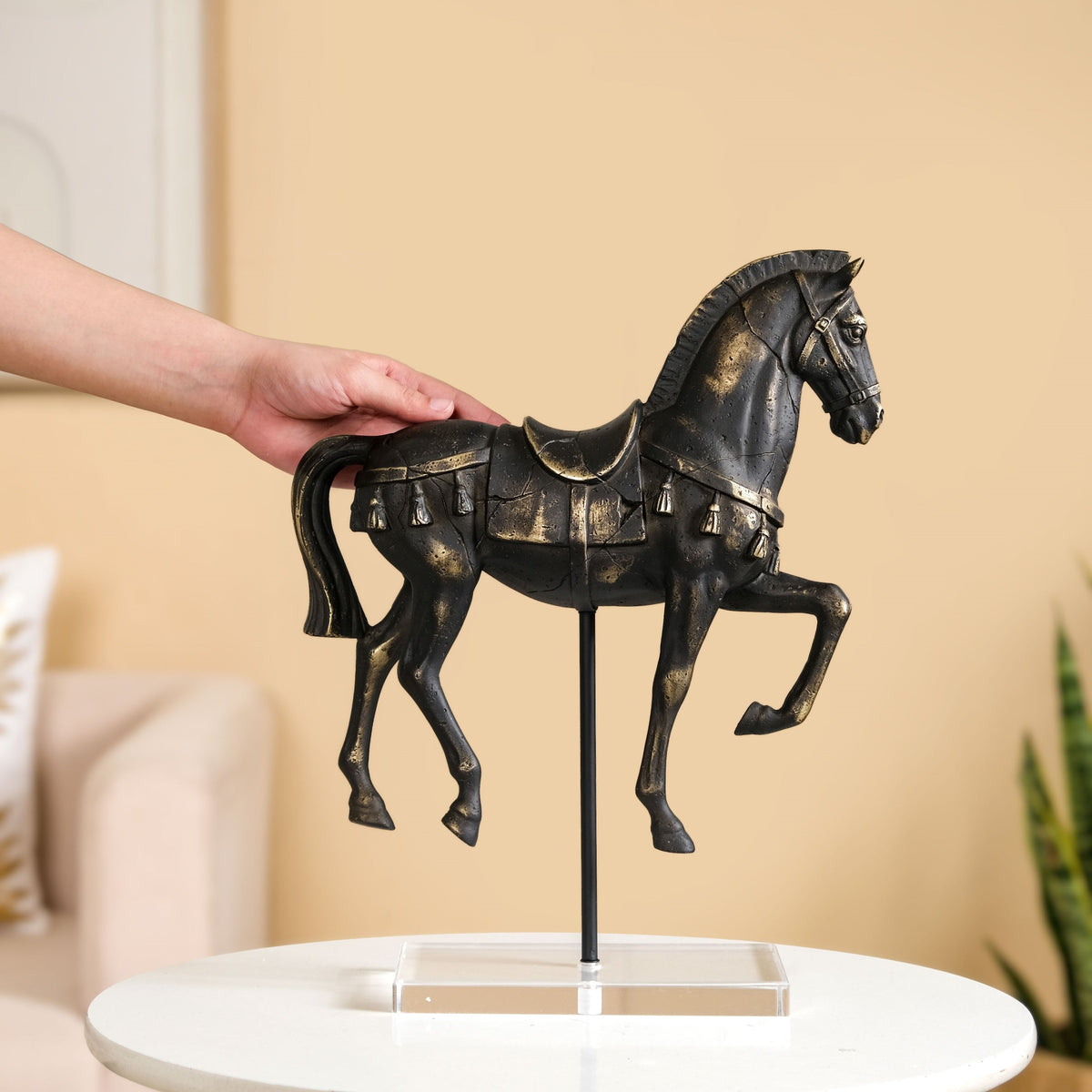 Majestic Horse Trot Showpiece