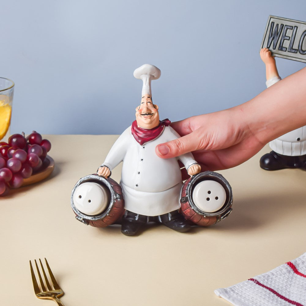 Table Chef With Salt And Pepper Shaker Cannon