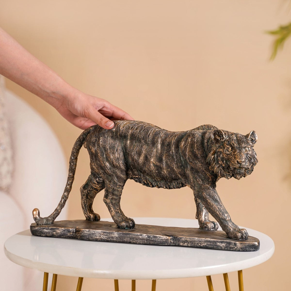 Majestic Tiger Showpiece For Room Decor Large